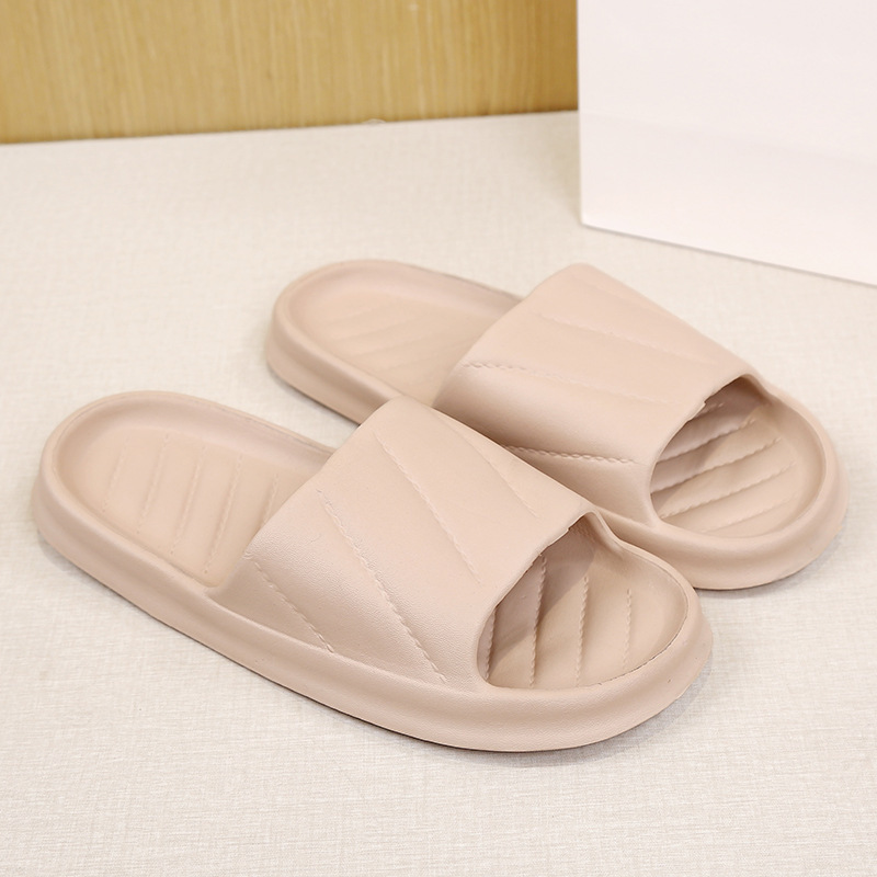Zapatillas frías de verano para mujeres pequeñas pantallas de oso domésticas con suela suave, zapatillas antideslizantes para hombres