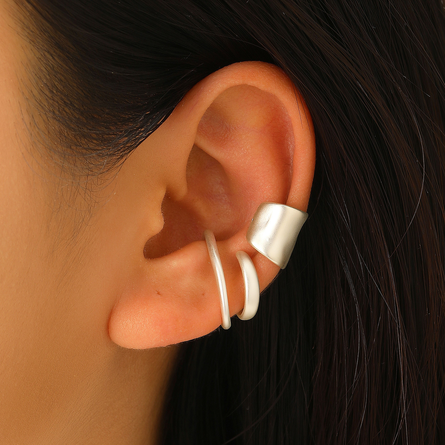 Cinco elementos de clip de hueso de oreja personalidad nicho retrógrado ligero lujo temperamento de diseño simple pendientes de cobre geometría femenina