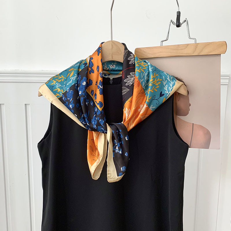 Bufanda de seda Bufanda cuadrada Sentido de alta calidad Nueva primavera y verano Ginkgo biloba Impresión Bufanda de seda femenina Sentido Bufanda decorativa Bufanda Chal exterior