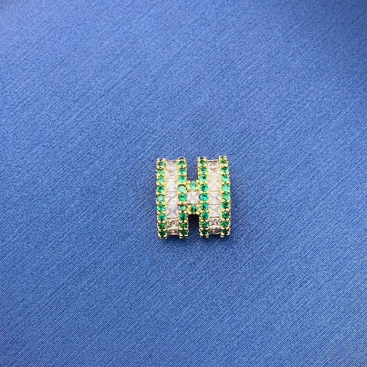 百種類のペンダントは心のままにファッションの経典を配合します。カップルの美しいペンダントは親友のアクセサリーを送ります。