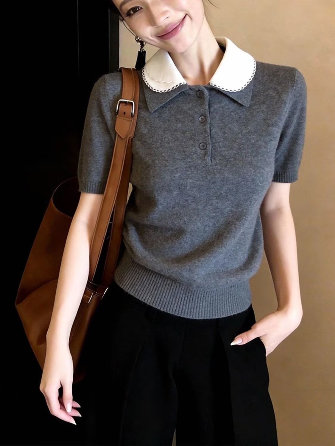 Áo thun polo nữ tay ngắn cổ bẻ, kiểu dáng thời trang, phối màu xám cơ bản — màu xám