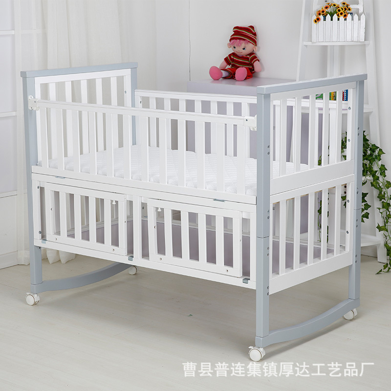 Removable Solid Wood Crib with Rollers Baby Bed Baby Cradle Removable Bed European Style Newborn Sleeping Bed