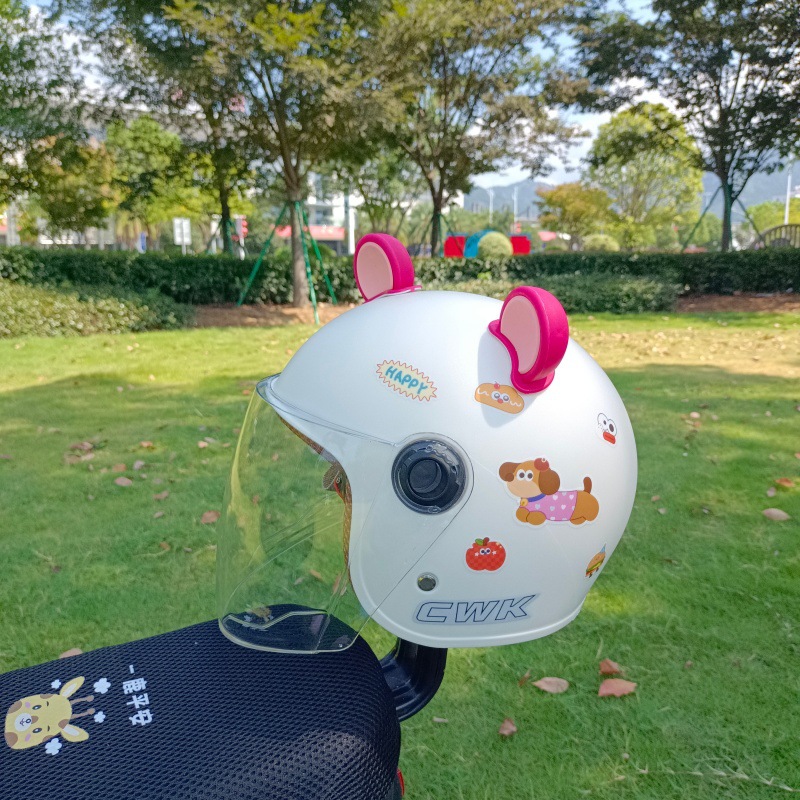 New National Standard 3C Certified Electric Motorcycle Safety Helmet for 1-8 Years Old, Four-Sided Windproof, Warm and Not Broken