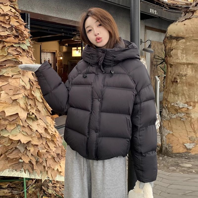 Puff corto moda casual ropa de algodón para mujeres otoño y invierno 2025 nuevo suelto con capuzas abrigo de pan de moda
