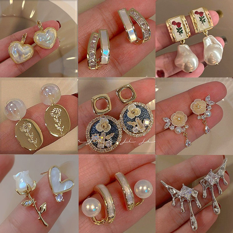 Серьги, серебряная игла 925, жемчужина и циркон floral ретро европейский стиль, лёгкий 0.036 кг