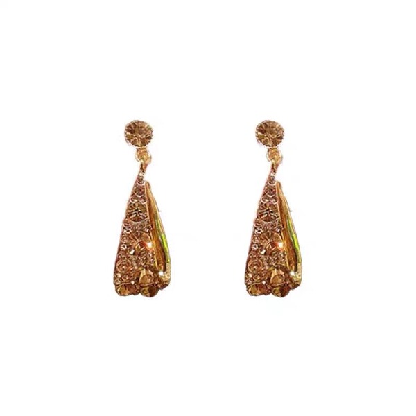retro fashionable trend earrings