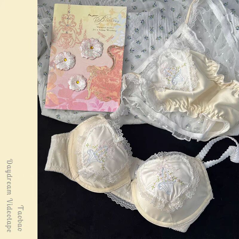 花殿寓言~法式宫廷风刺绣少女爱心蕾丝复古日系小胸文胸内衣套装|undefined