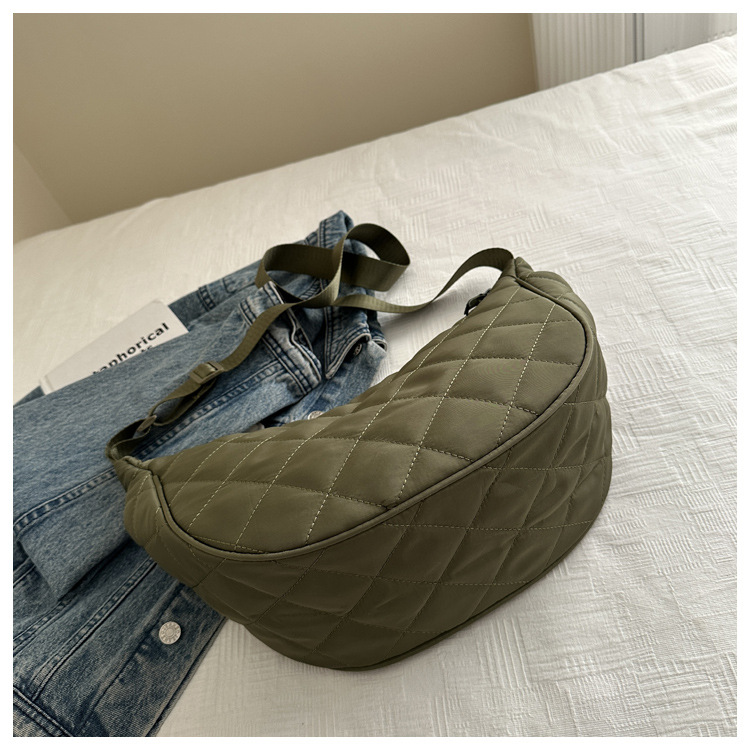 "Stylish large-capacity dumpling bag 2025 New trendy and fashionable niche single-shoulder bag, versatile and simple crossbody bag wholesale. undefined