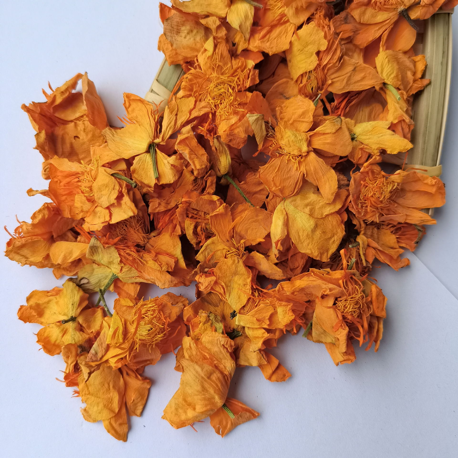 Bulk supply of new Goldentop, Inner Mongolia Goldentop, dried no additives, also available with fruit tea and tea leaves.