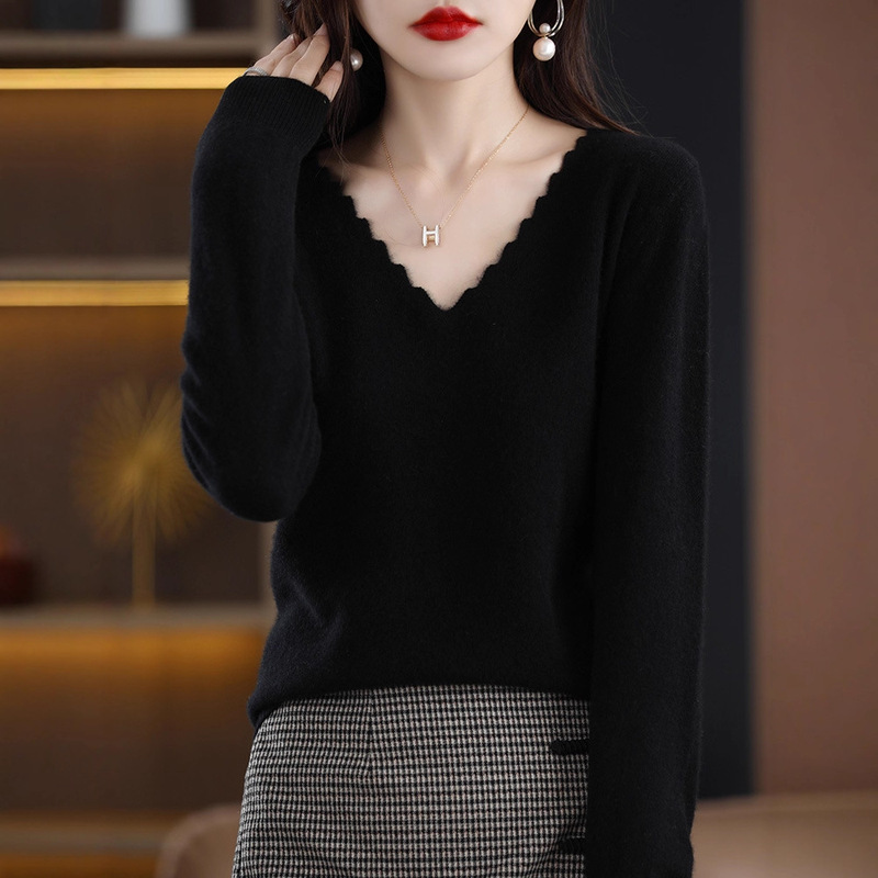 V-Neck Sweater for Women, Loose and Slimming Base Shirt for Spring, Autumn, and Winter, Low-Neck Black, Plus-Size, Lace, Thin Knit Sweater