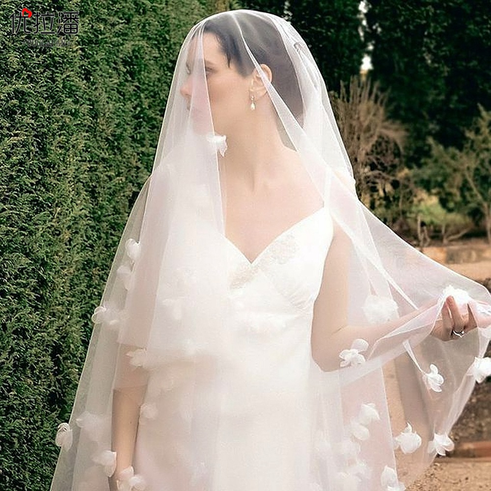 Fashion Simple Bride Wedding Veil Three-dimensional Flower Veil display picture 4