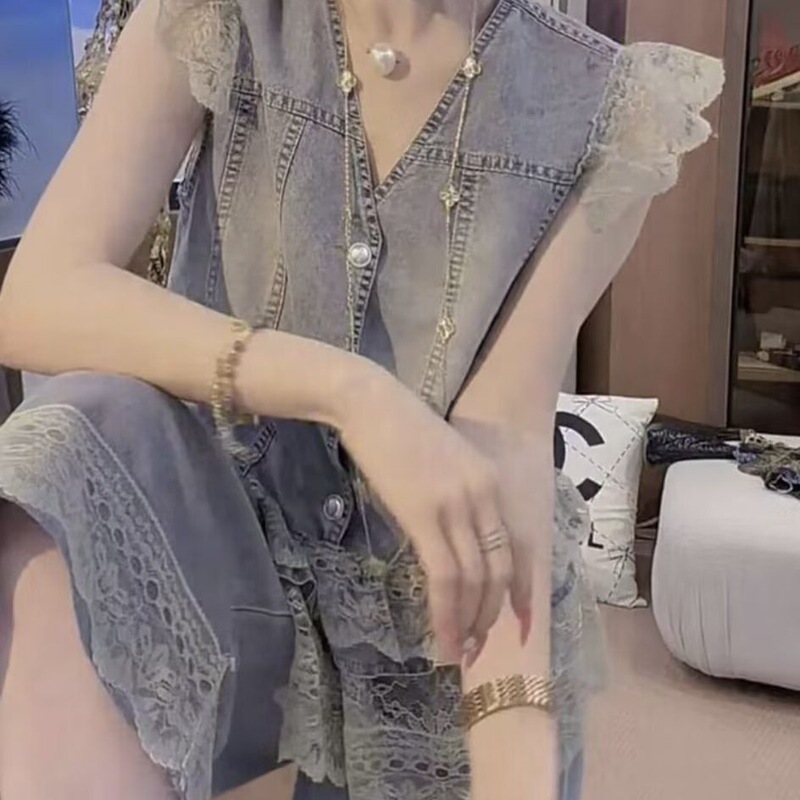 2026 New Summer Style High-End V-Neck Lace Splicing Denim Vest + Casual Wide-Leg Pants Two-Piece Set 2026 New Summer Style High-End V-Neck Lace Splicing Denim Vest + Casual Wide-Leg Pants Two-Piece Set