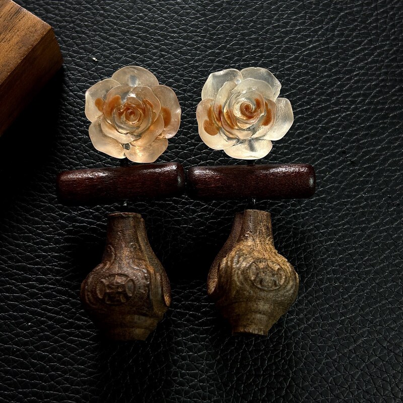 Vintage Monies Natural Agarwood Vase Handmade Earrings Autumn and Winter Gradient Coffee Color Flower Earrings 925 Silver Needle