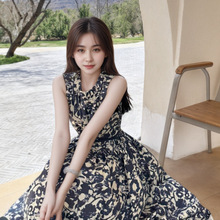新款碎花无袖连衣裙女显瘦气质时尚夏季收腰修身复古轻奢优…