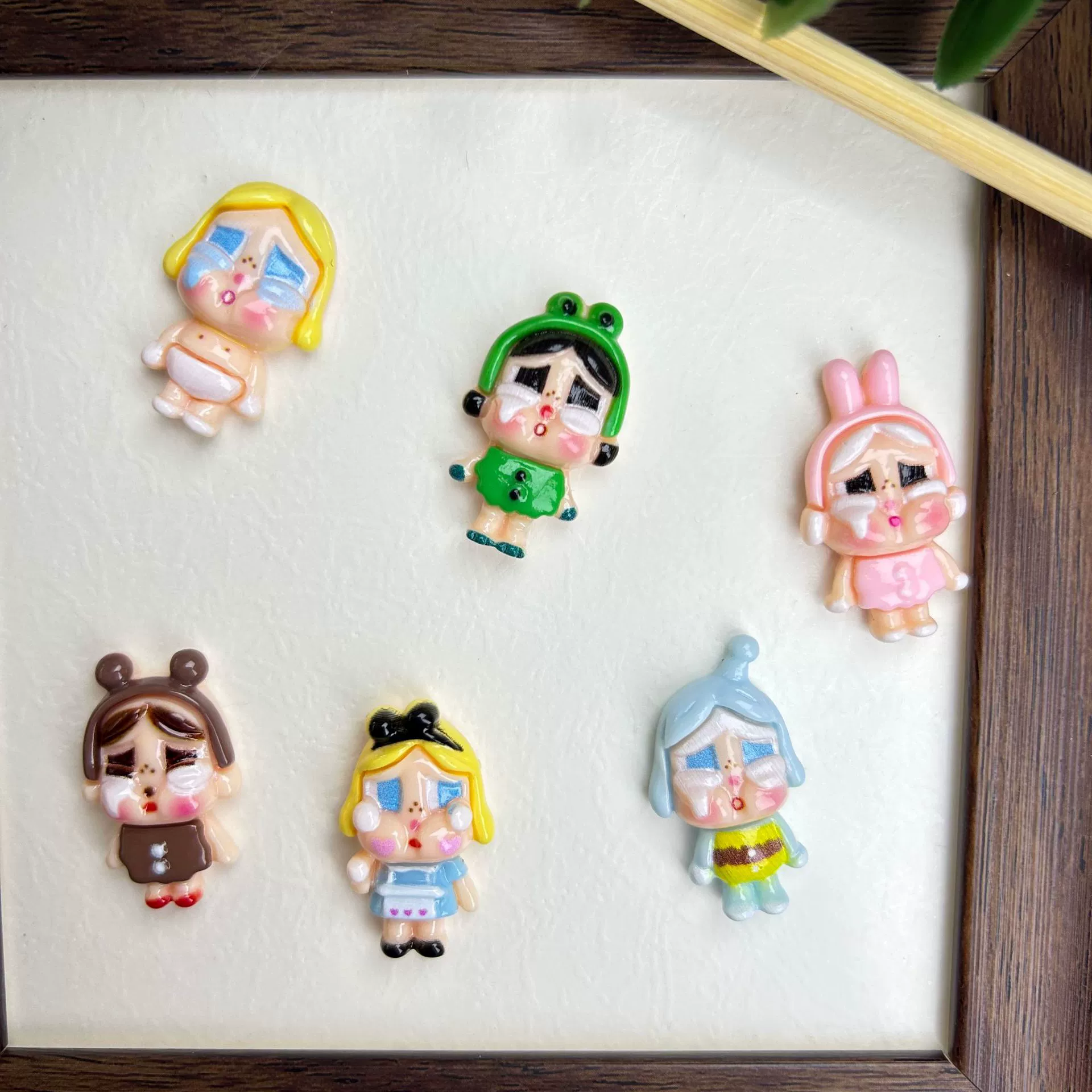 Мультяшная глянцевая плачущая кукла для девочки, аксессуары из смолы, обувь ручной работы, одежда, аксессуары для волос, чехол для мобильного телефона, украшения для чашки воды