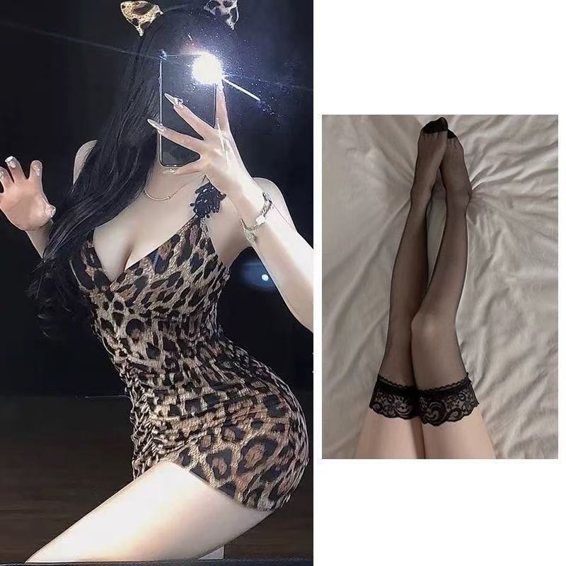 레오파드 프린트 레이스 선드레스 + 블랙 레이스 스타킹