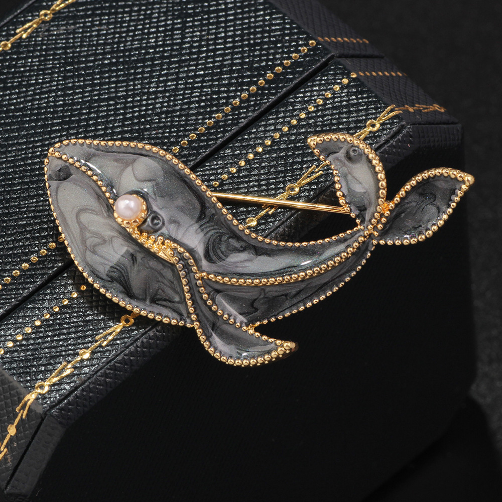 12g Weight Brooches Classification Holiday, Daily Occasion Zinc alloy Material Dolphin Pattern All Seasons Season Women's Gender Enamel Design Simple Style Style Simple Style Pin Dolphin Zinc Alloy Enamel Women's Brooches 8