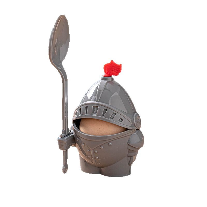 朝食の卵は卵の杯の小さい兵の卵を入れて器を保護します。|undefined