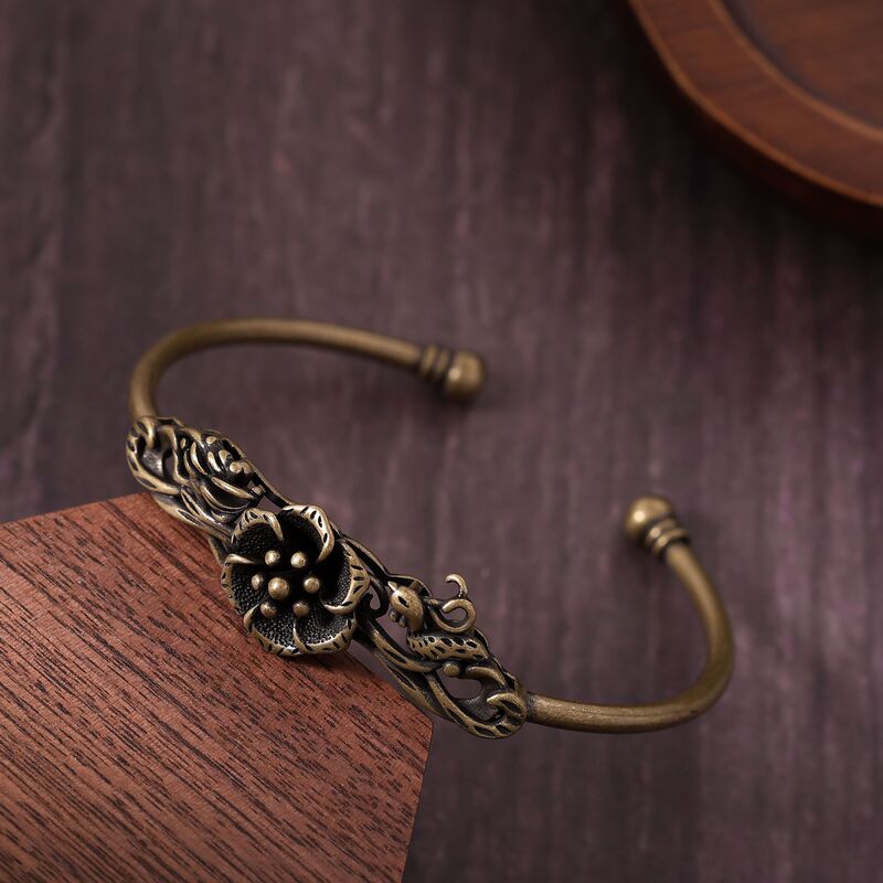 Retro Handmade Old Flower Bracelet Brass Carved Cut Out Flower Bracelet Women's Open Classic Bronze Jewelry