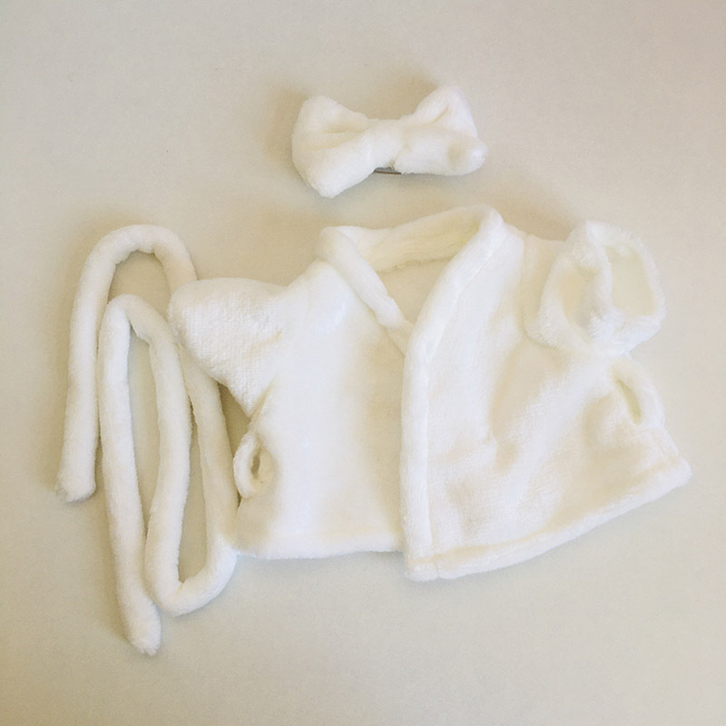 法兰绒白色睡袍+蝴蝶结