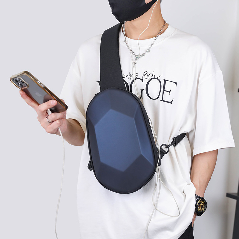 Zaino di ricarica USB per moto da uomo, guscio rigido antispruzzo, borsa sul petto obliqua a cavallo, piccolo zaino da pendolarismo_voghion.com