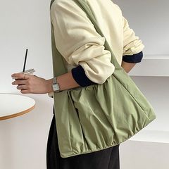 Niche Design Nylon Tote Bag with Large Capacity, New Korean Style Single Shoulder Bag for Women, Plain Color Casual Pleated Bag