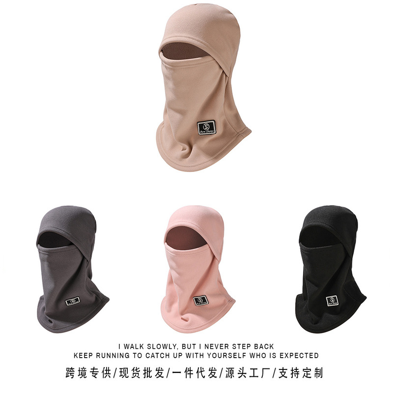 秋冬の防寒帽子は首を囲んで一体になっています。|undefined