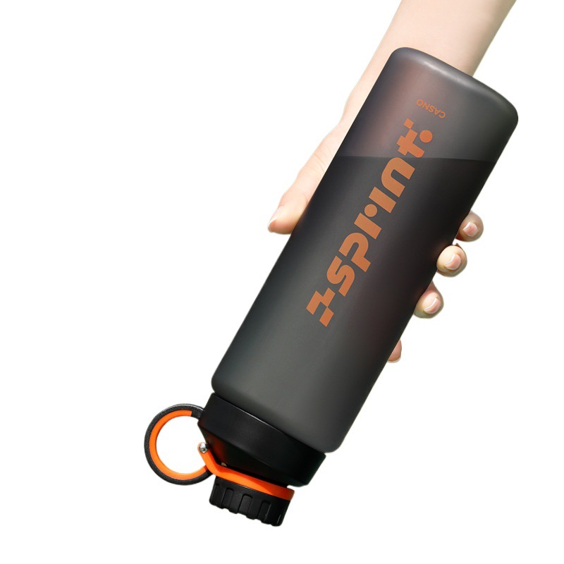 Taza de agua deportiva para hombres de gran capacidad de verano resistente a altas temperaturas anticaídas portátil hervidor de agua al aire libre botella de plástico taza grande