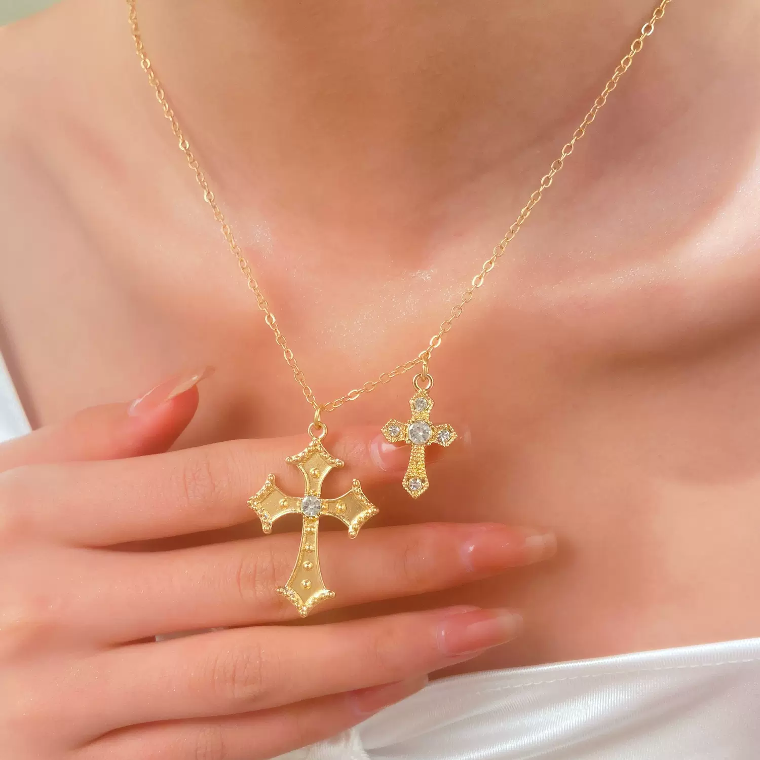 欧美十字架长款项链女轻奢小众设计巴洛克宫廷风百搭辣妹毛衣链