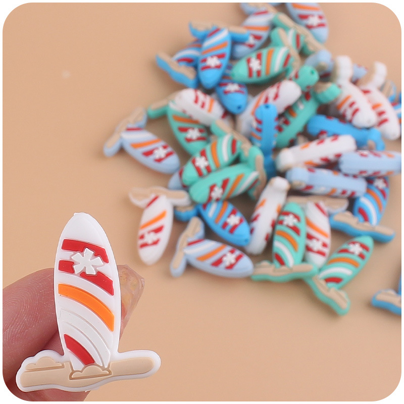 Bebé suministros de dibujos animados de silicona cohete pequeño mordedor creativo DIY bebé mordida pegamento molar anti-gota cadena Accesorios