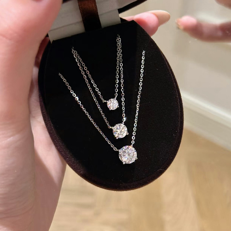 Zhao Lusi's Same Style Nose Diamond Necklace with a Teardrop Pendant, Classic Four-Prong Mini Single Diamond Zircon Pendant Clavicle Chain