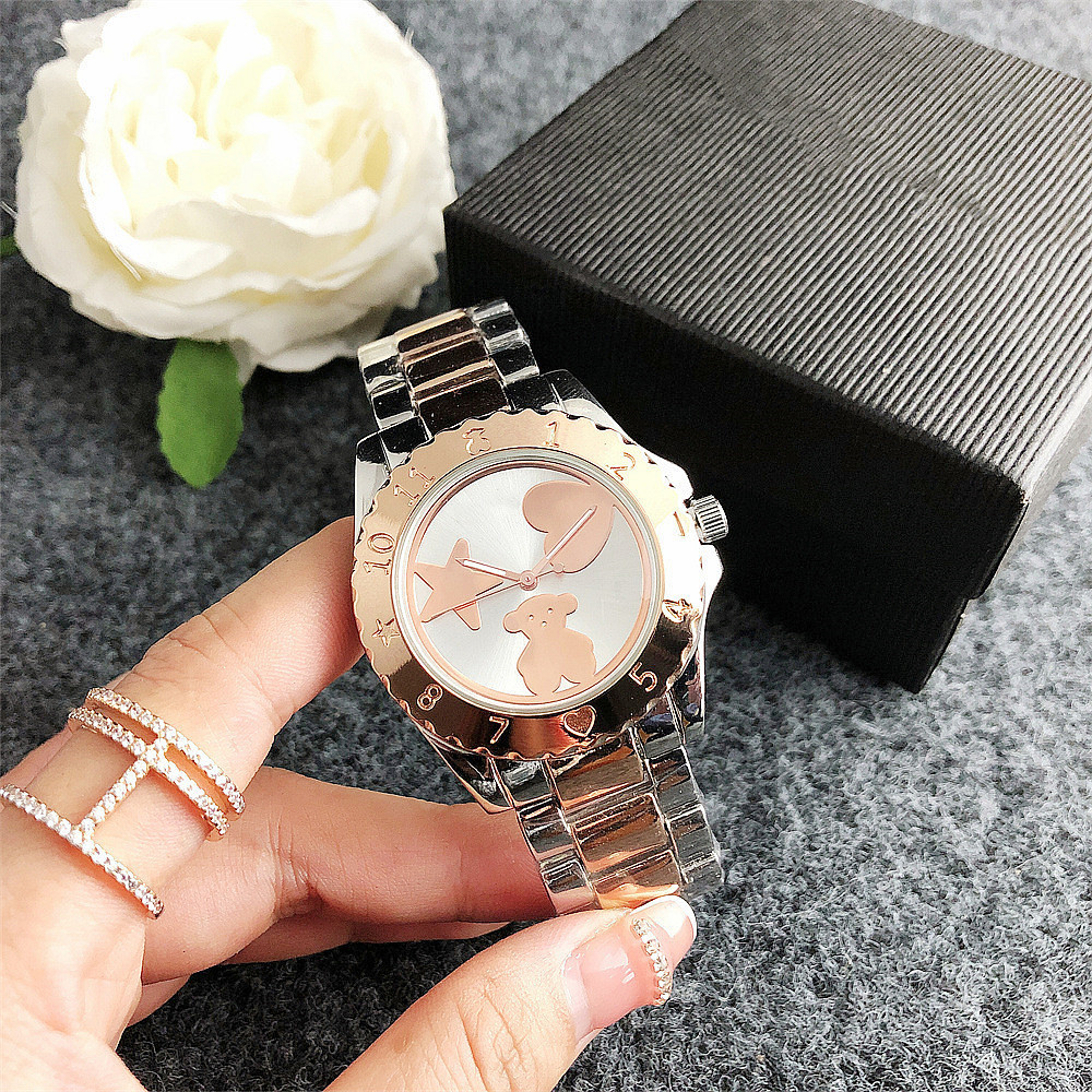 Dames horloge met peach beer motief en elegant design_voghion.com