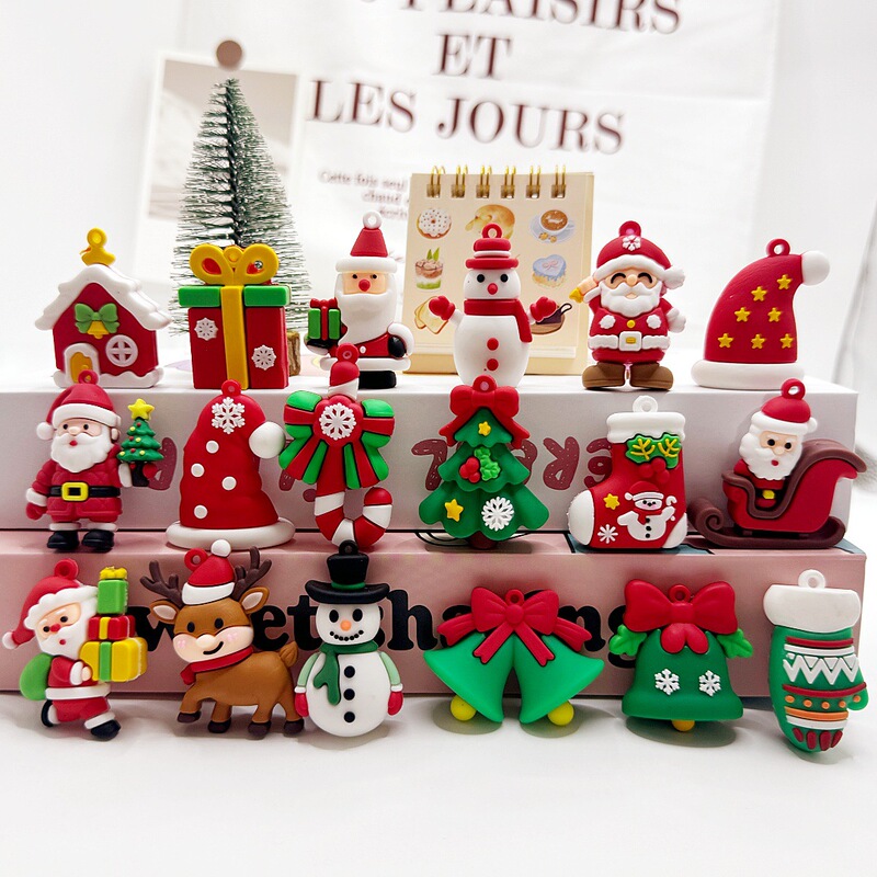 Cross-Border Best-Selling Christmas Keychains Santa Claus Christmas Tree Snowman Reindeer Christmas Hat Bell Blind Box Doll