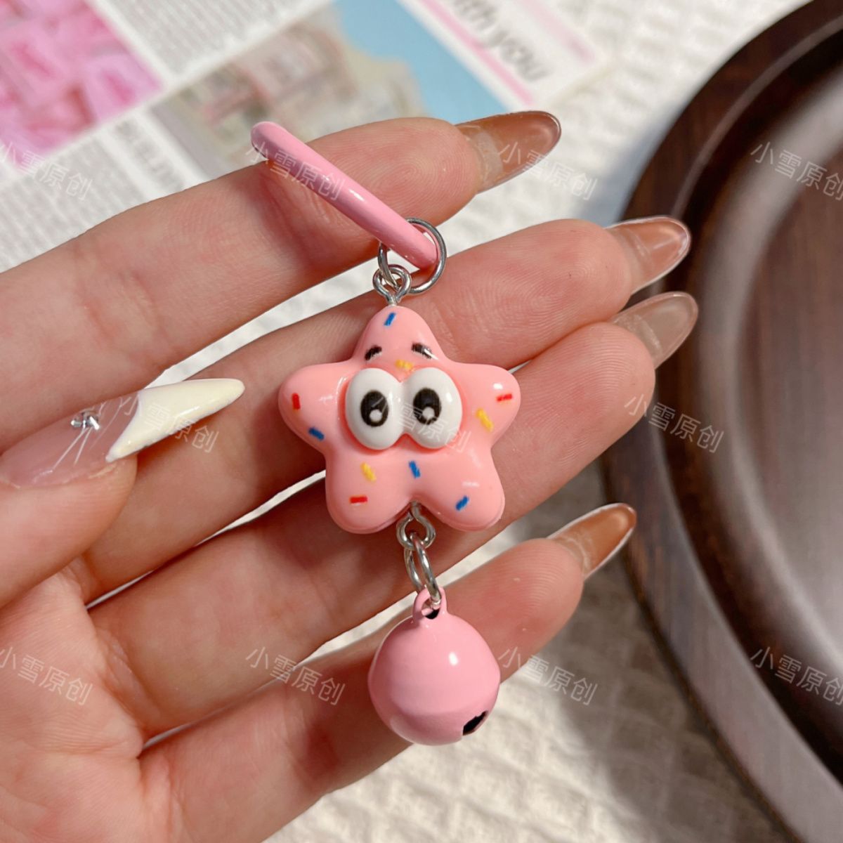 Pequeña tarjeta campana D01 pareja en línea SpongeBob pie estrella de dibujos animados llaveros lindos bolsos de pareja estudiantes