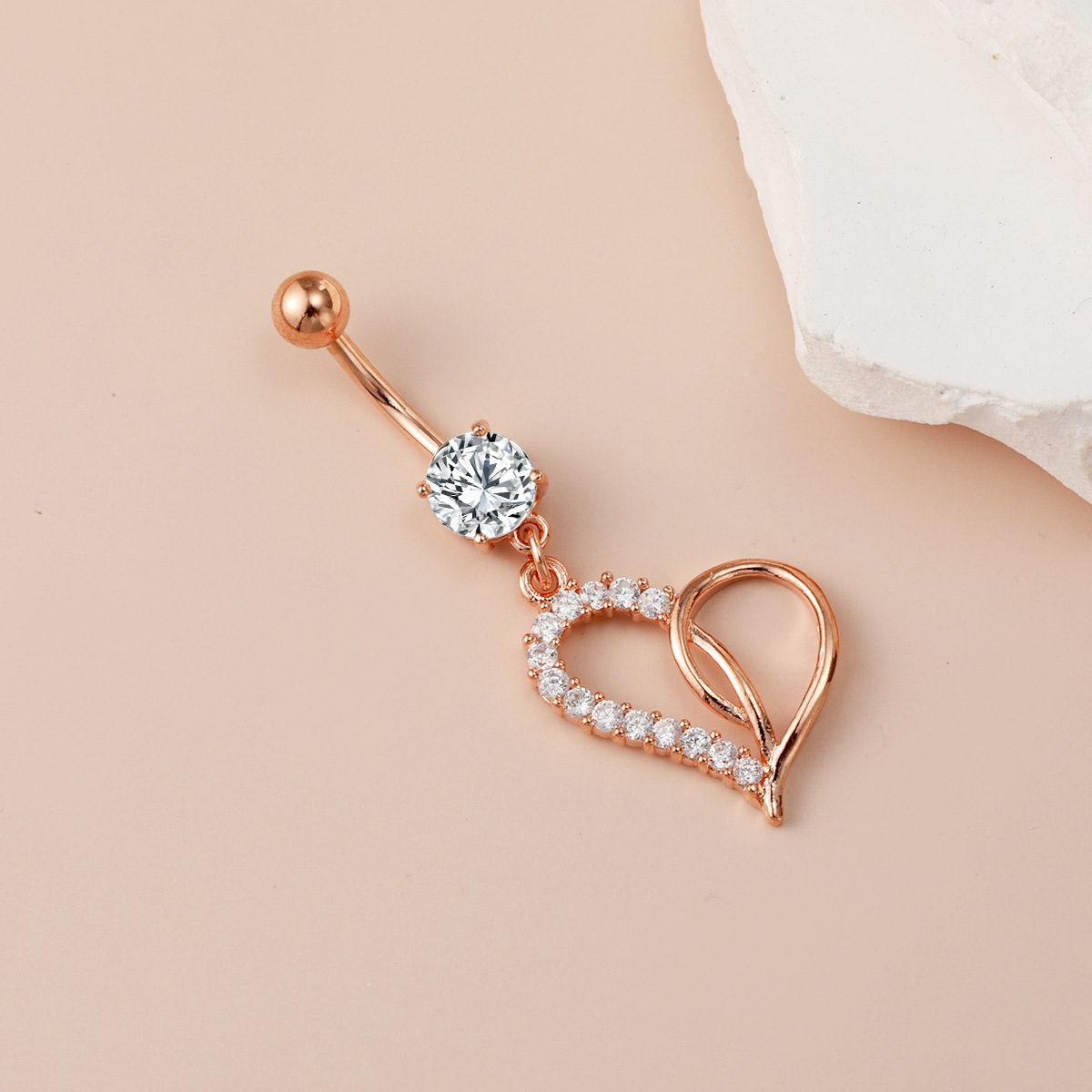 Kolczyk do pępka w kształcie serca z diamentem dla kobiet_voghion.com