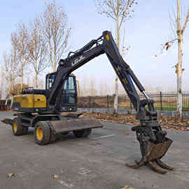 临工 山东禹城轮式抓木机图片 旋转装载机 挖树根 抓竹子 抓甘蔗