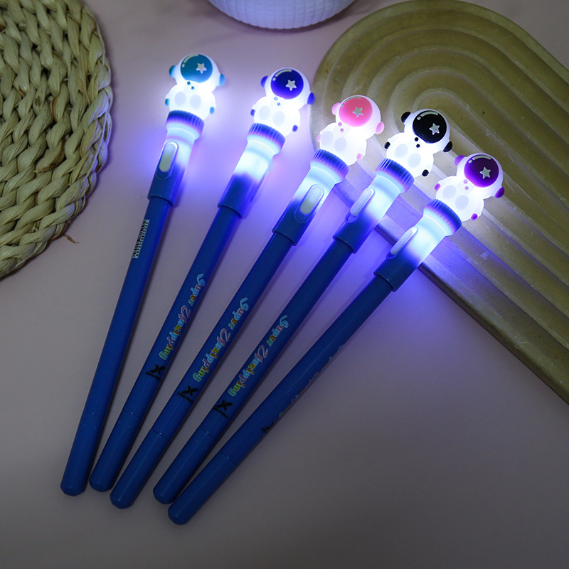 Bolígrafo giratorio con luz Bolígrafo de neutro de astronauta Bolígrafo de agua luminosa de descompresión de estudiantes creativos Bolígrafo de firma de oficina al por mayor
