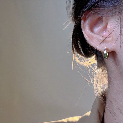 European and American simple new C-shaped semi-circle earrings inlaid with zircon, emerald, copper-plated 14K real gold, fashionable mosquito coil earrings