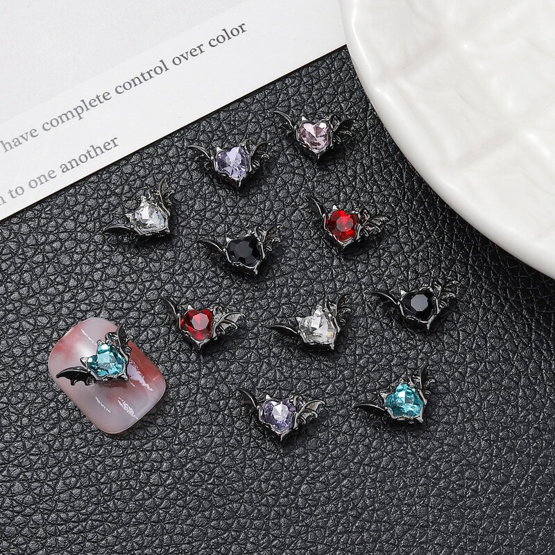 Cross-border bat alloy nail accessories Halloween dark wind Diamond-embedded devil heart metal wings nail accessories