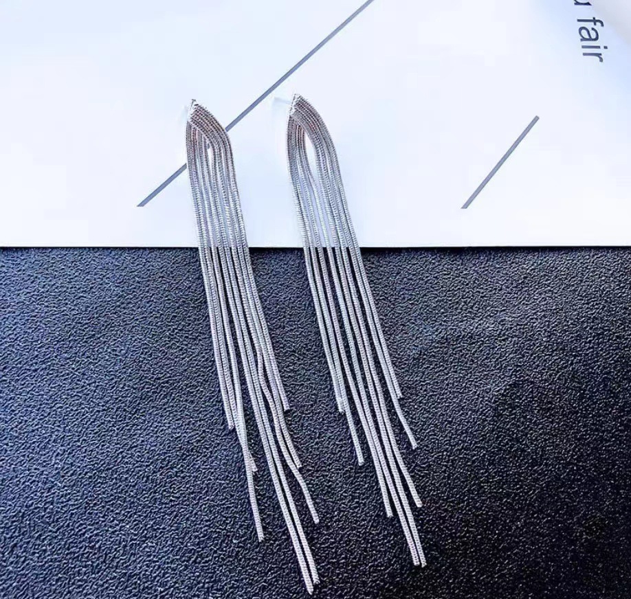 Corea del Sur elegantes pendientes personalizados pendientes exagerados europeos y americanos Pendientes de borla largos de cadena de metal geométricos de moda para mujeres