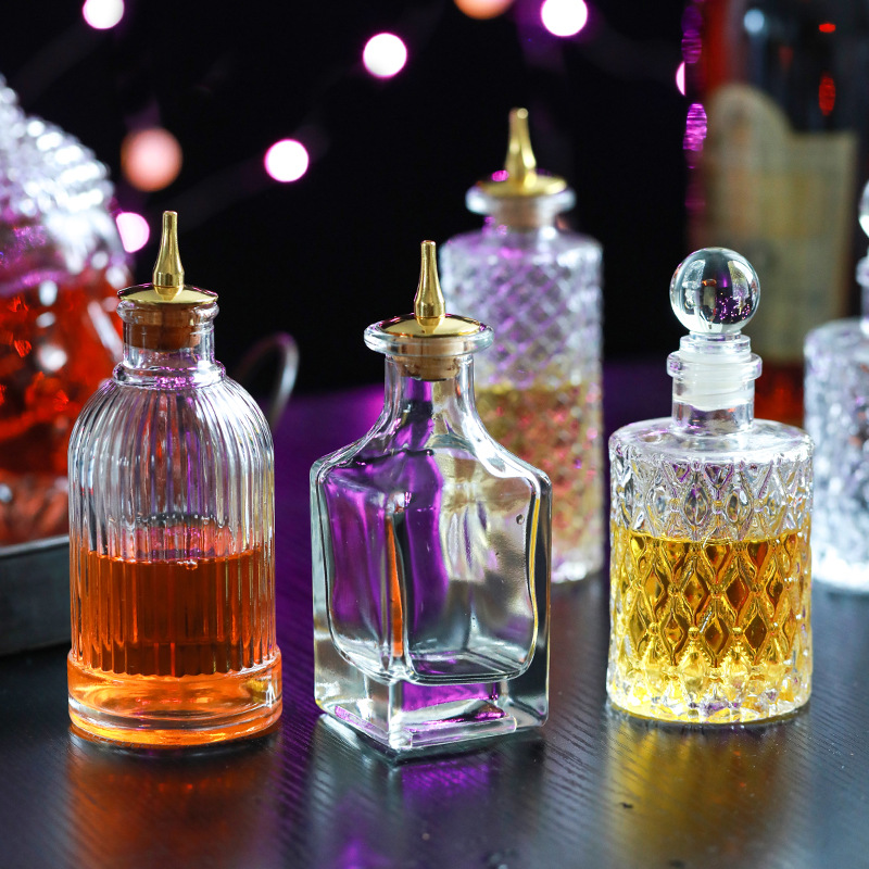 欧式玻璃酒瓶透明浮雕密封瓶小号烈酒白酒空瓶带盖调酒瓶现货批发