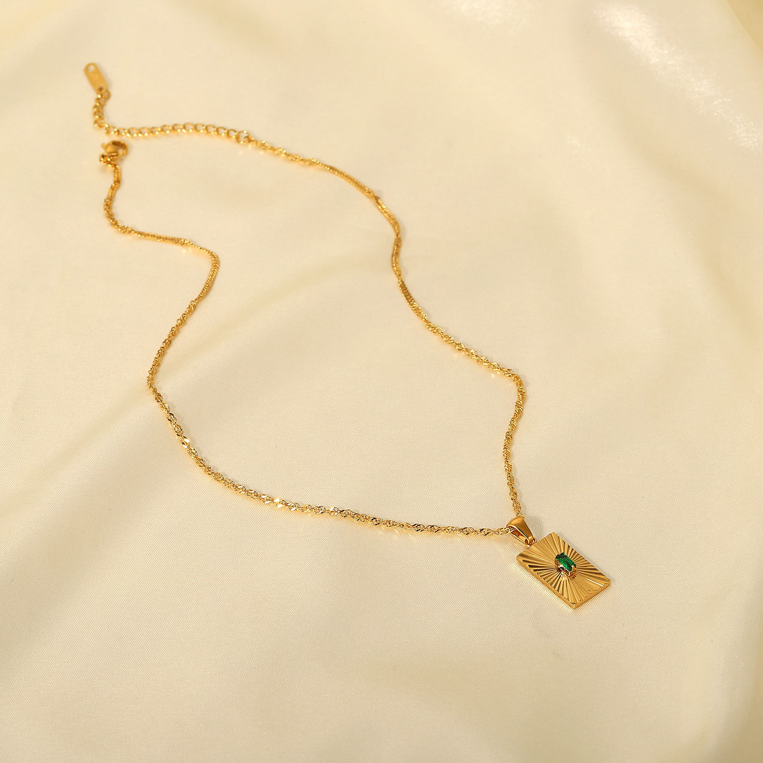 Fashion Retro Emerald Zircon Inlaid Flower Rectangular Pendant Stainless Steel Necklace