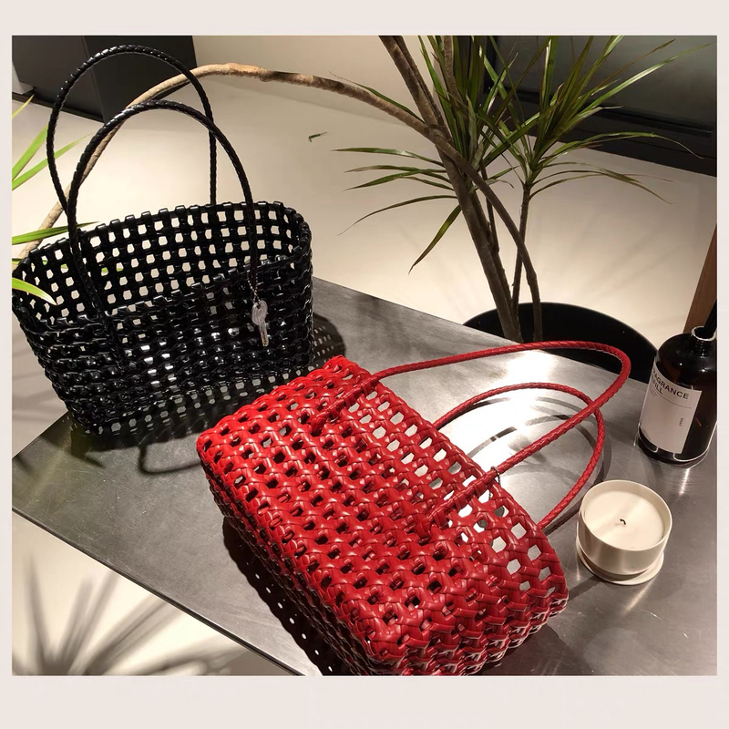 South Korea Hollow Woven Vacation Basket Bag Niche Key Pendant Beach Shopping Underarm Portable Designer New