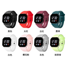 厂家直供LED大屏学生运动太空人简约高颜值数字显示原宿电子手表