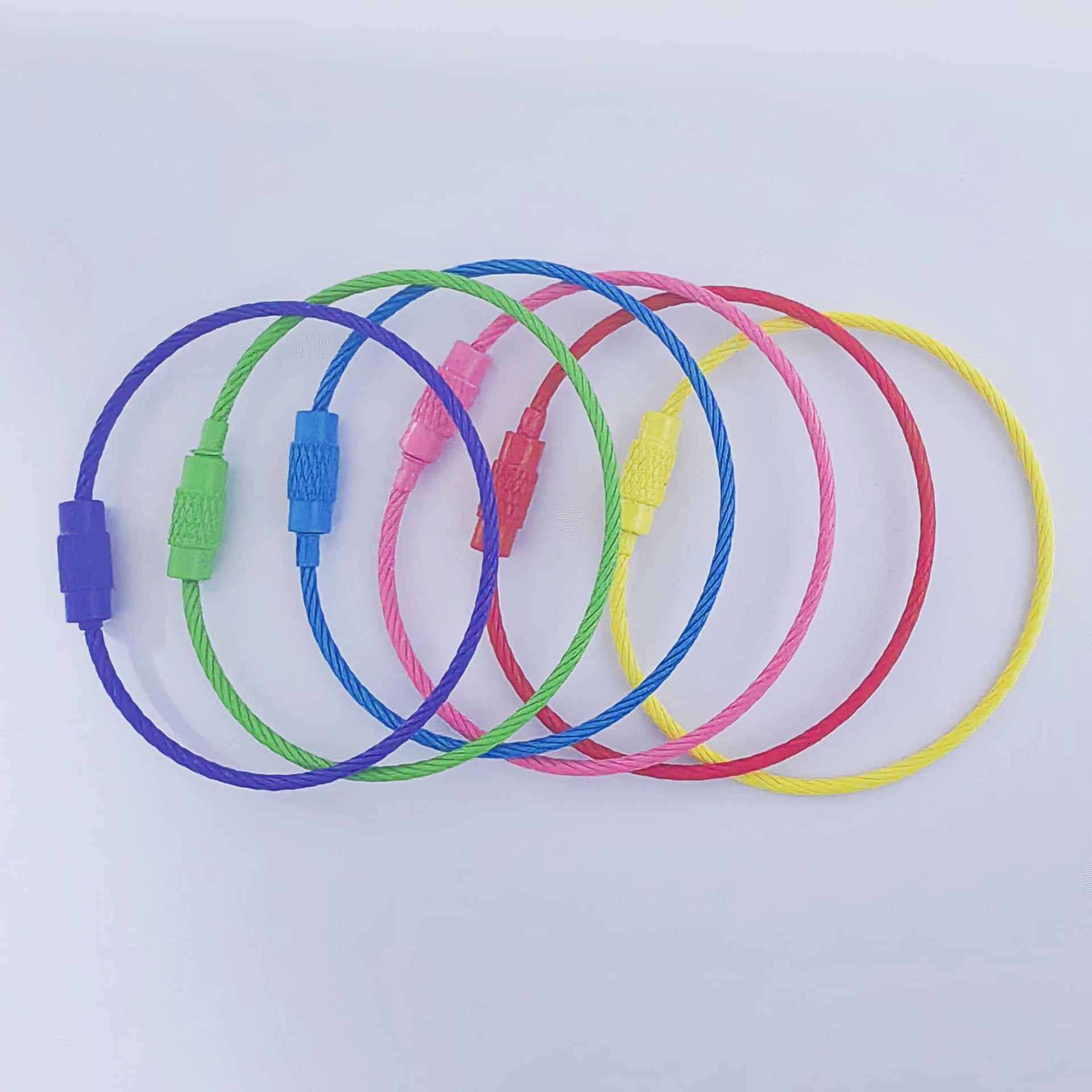 Fabricante Wholesale   Anillo de alambre de acero inoxidable de varios colores   Cordón Keychain    1.5 * 15 cm