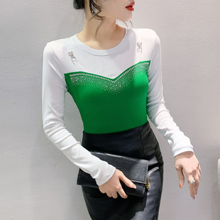 �W؛Ů�b���|ƴ��ײɫ�C��L����������������Ů��������T��