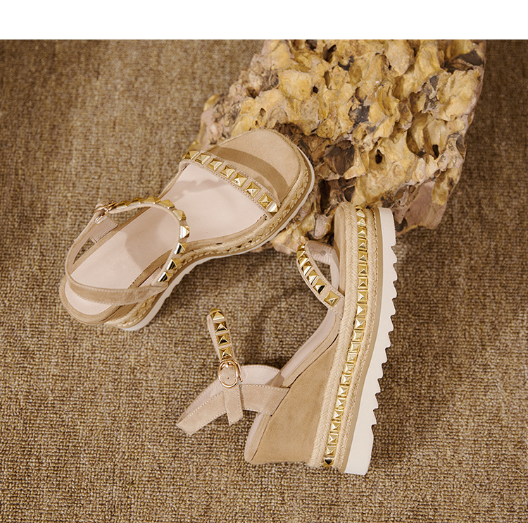 Sandal cao gót nữ đế xuồng đan rơm, mũi vuông hở ngón, quai ngang đinh tán — màu đen, màu kaki chi tiết 17