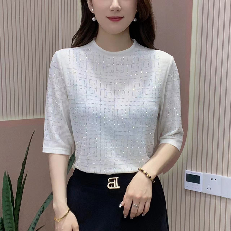 Summer elegant base body-friendly T-shirt