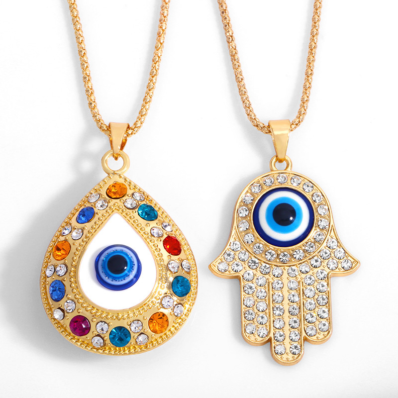سبائك سريعة أوروبية وأمريكية قلادة يد فاطمة التركية ذات العيون الزرقاء سلسلة ملابس مجوهرات مرصعة بالماس Nkt61 display picture 3