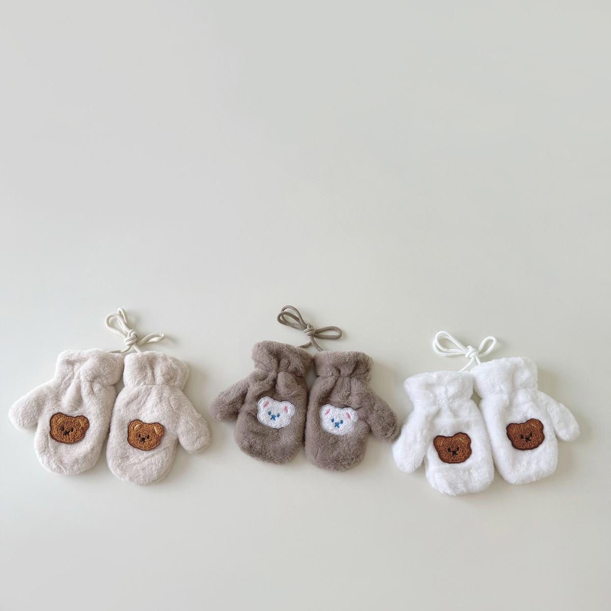 Guanti per bambini Winter Bear neonati e bambine con pile spesso caldo collo appeso pacchetto completo guanti_voghion.com